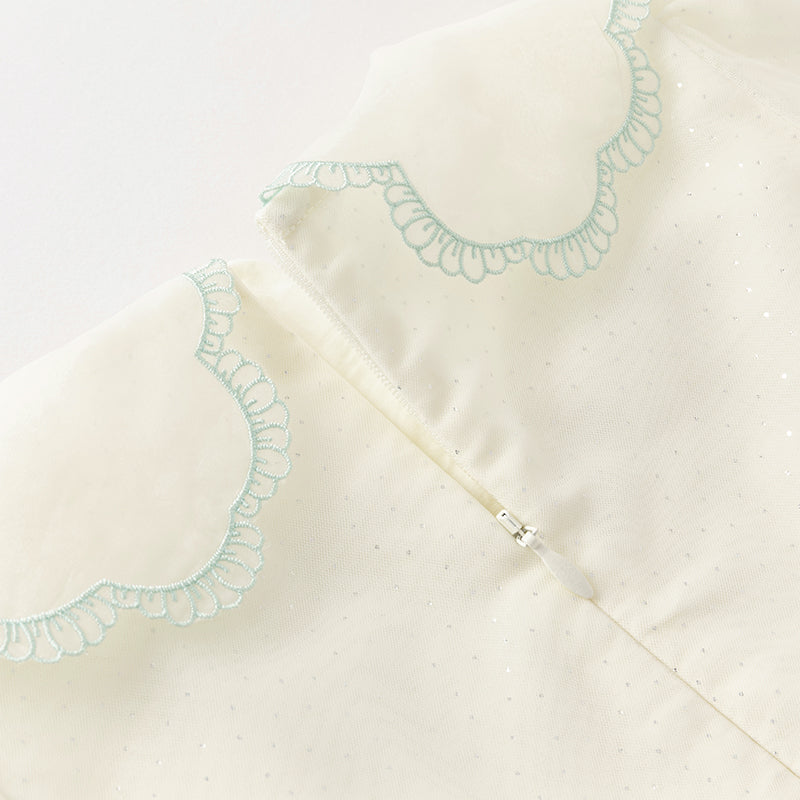 فستان بنات طويل الأكمام من التول باللون الأخضر الفاتح بأسلوب صيني عصري