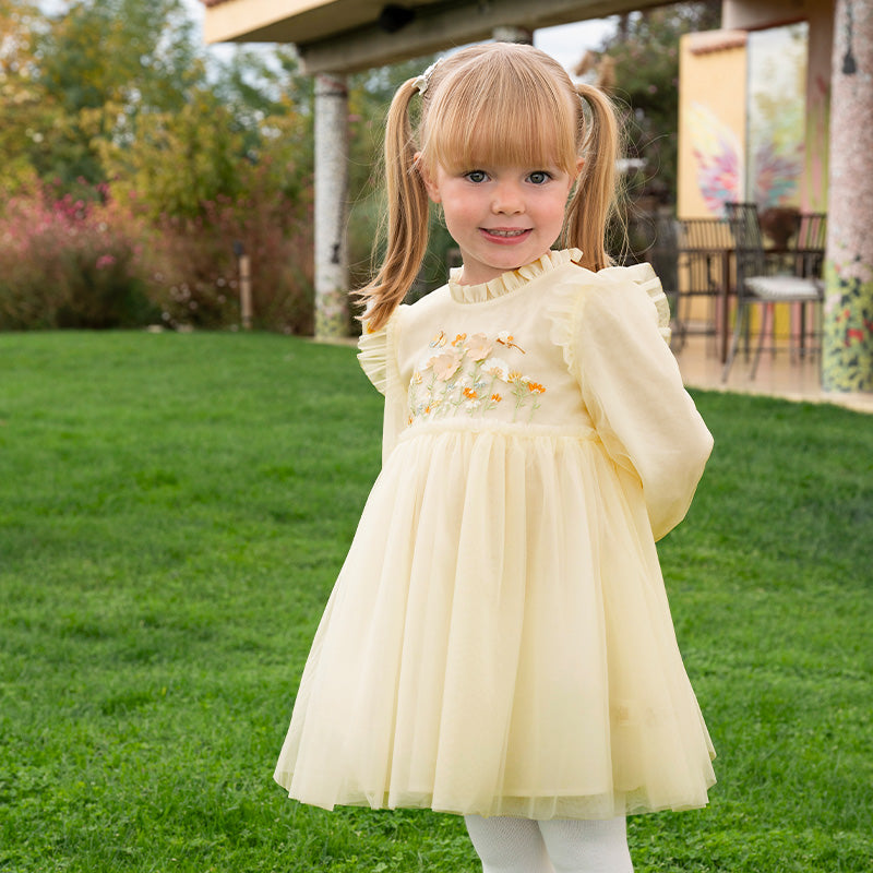 فستان بنات بأكمام طويلة من التول أصفر فاتح/وردي فاتح مزين بتطريز زهور ثلاثية الأبعاد تصميم أميري