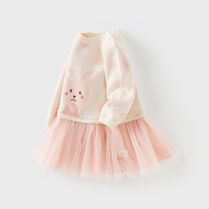 فستان للبنات الصغيرات بأكمام طويلة من التول الوردي مع عناصر محبوكة وزخرفة الأرنب
