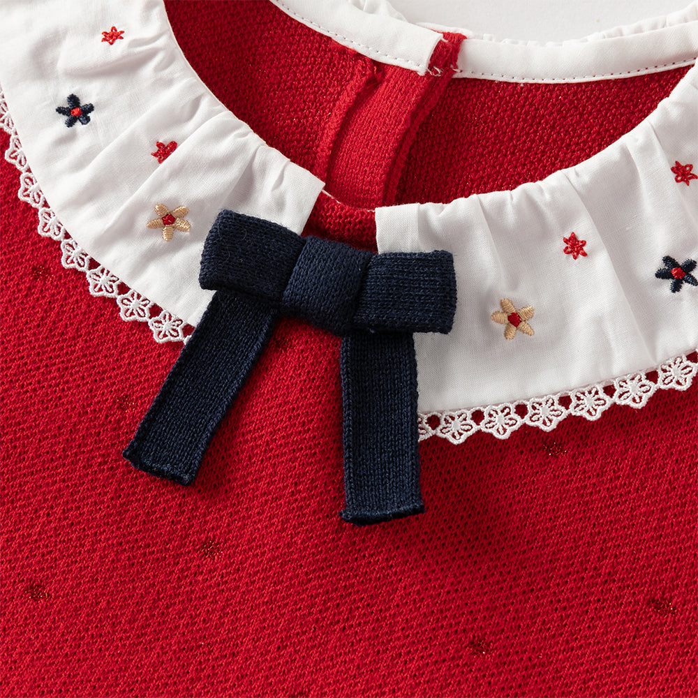 فستان بنات طويل الأكمام باللون الأحمر من قماش محبوك مع تنورة تول بأسلوب أميرة مزينة بتطريز زهور