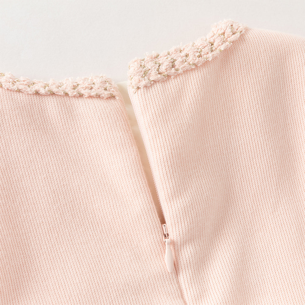 فستان بنات بأكمام طويلة باللون الوردي من قماش تويد مع تنورة تول بأسلوب أميرة