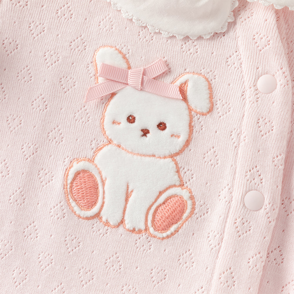 رومبر أطفال بناتي من القطن باللون الوردي الفاتح مع تطريز أرنب وياقة مكشكشة