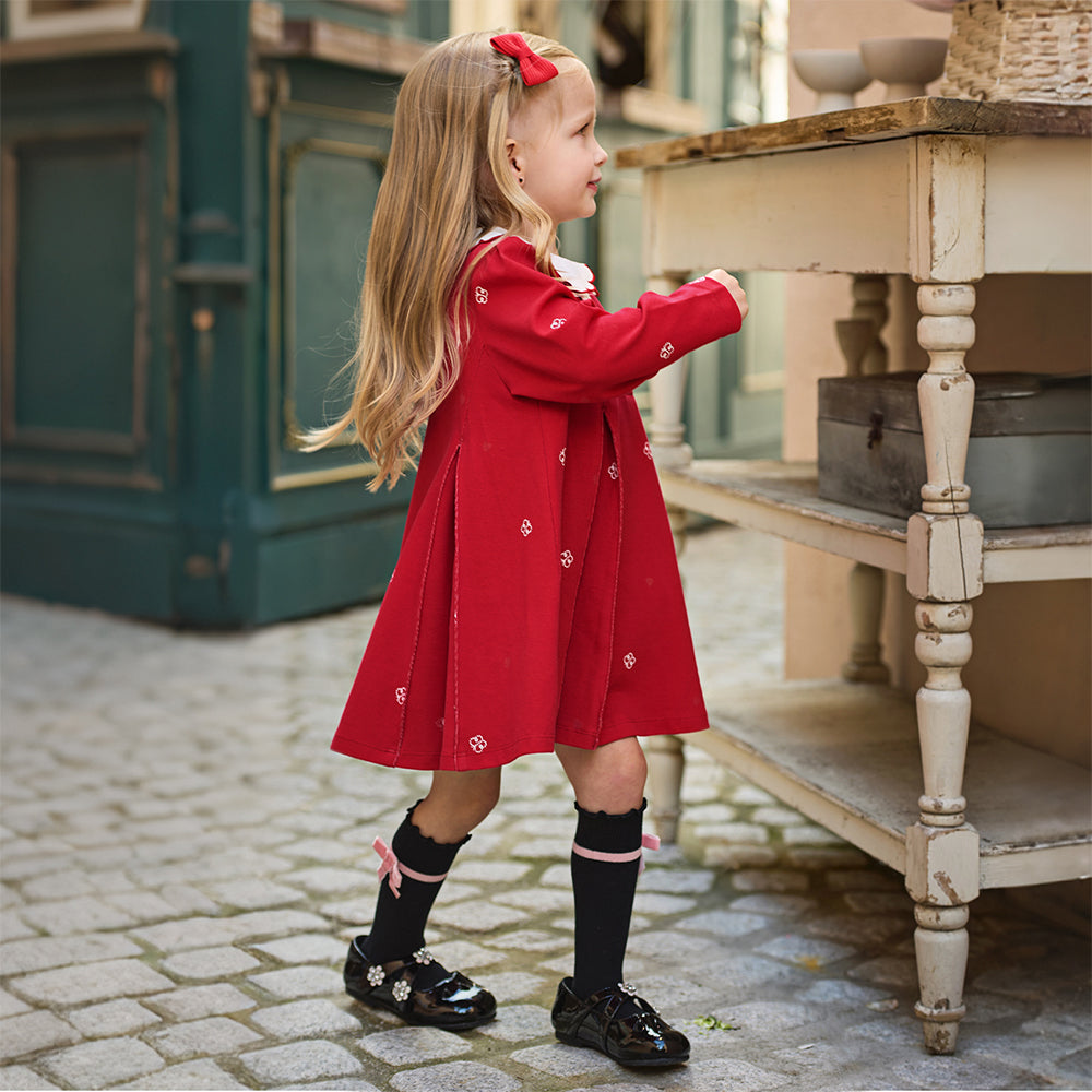 فستان بنات بأكمام طويلة باللون الأحمر بأسلوب أكاديمي