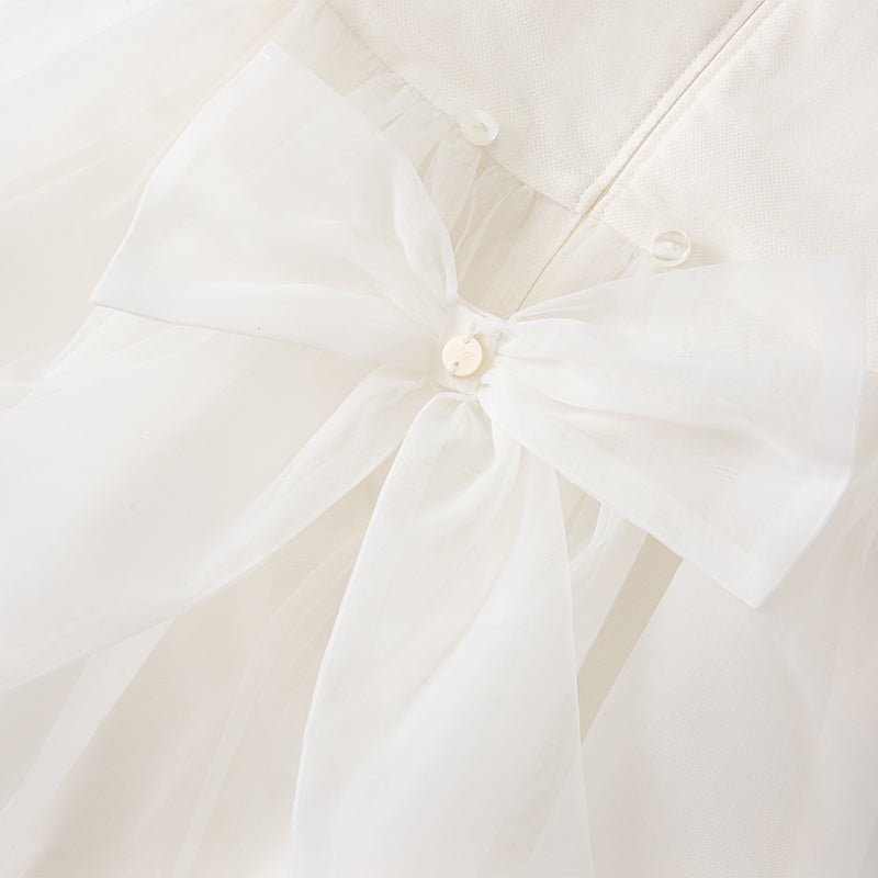 فستان صيفي للفتيات الصغيرات باللون الأبيض بدون أكمام من قماش شبكي على طراز الأميرة