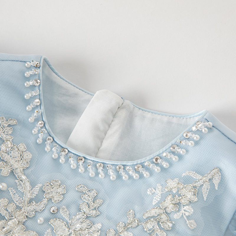 فستان أميرة شبكي مزين بتطريز وترتر للبنات للصيف باللون الأزرق الفاتح