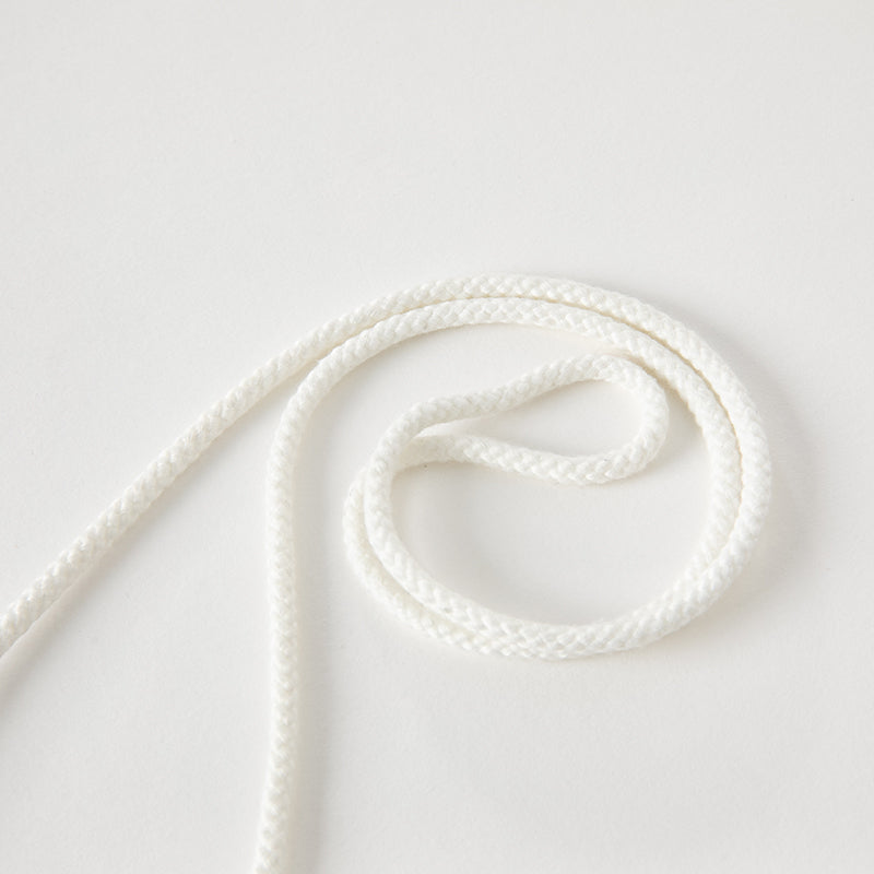 فستان شبكي أبيض صيفي للفتيات مع تطريز ووشاح كتف زخرفي (يشمل حقيبة كروس)