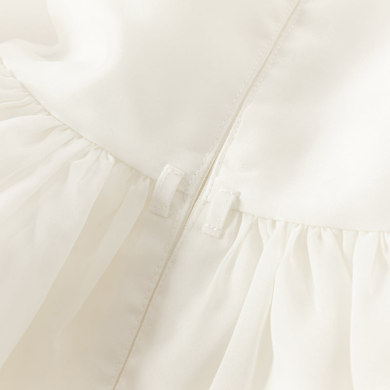 فستان صيفي فاخر للبنات الصغيرات من التول الأبيض بدون أكمام