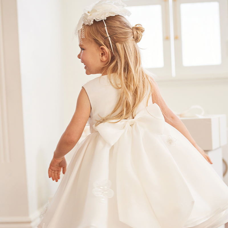 فستان صيفي فاخر للبنات الصغيرات من التول الأبيض بدون أكمام