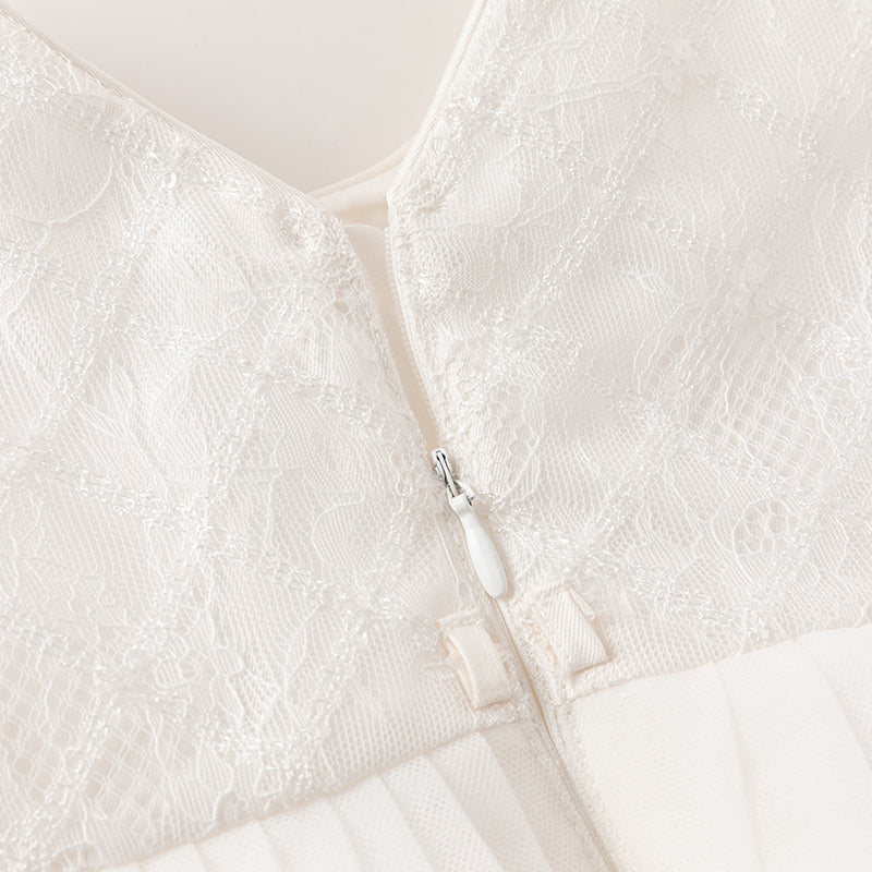 فستان بنات صيفي من التول أبيض فاتح مزين ببندلة فراشة شبكية قابلة للإزالة تصميم أميري(متضمن إكسسوار شعر)