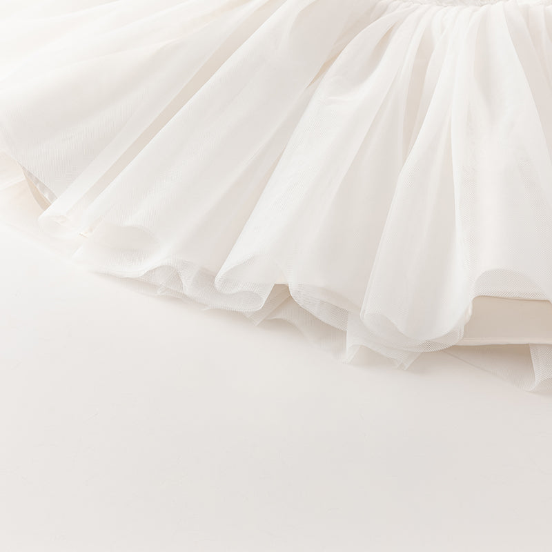 فستان بنات صيفي من التول أبيض فاتح مزين ببندلة فراشة شبكية قابلة للإزالة تصميم أميري(متضمن إكسسوار شعر)