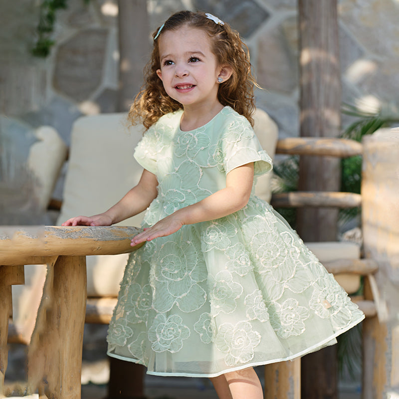 فستان صيفي للبنات الصغيرات من التول باللون الأخضر مزين بتطريز دانتيل زهور