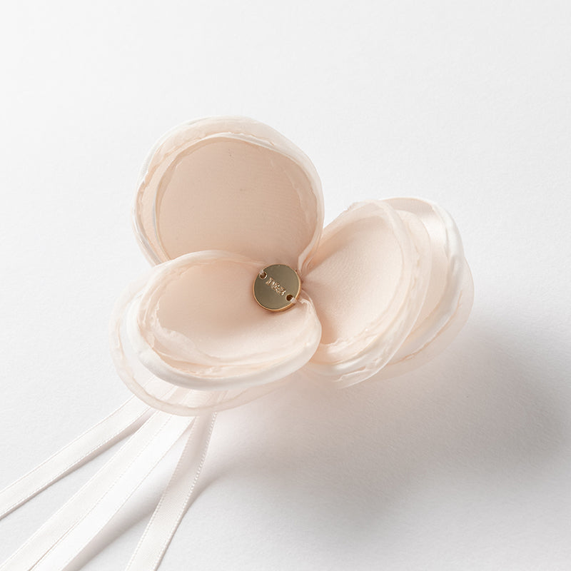 فستان تول بدون أكمام للبنات باللون الوردي الفاتح، تصميم أنيق مع زهرة قابلة للفصل