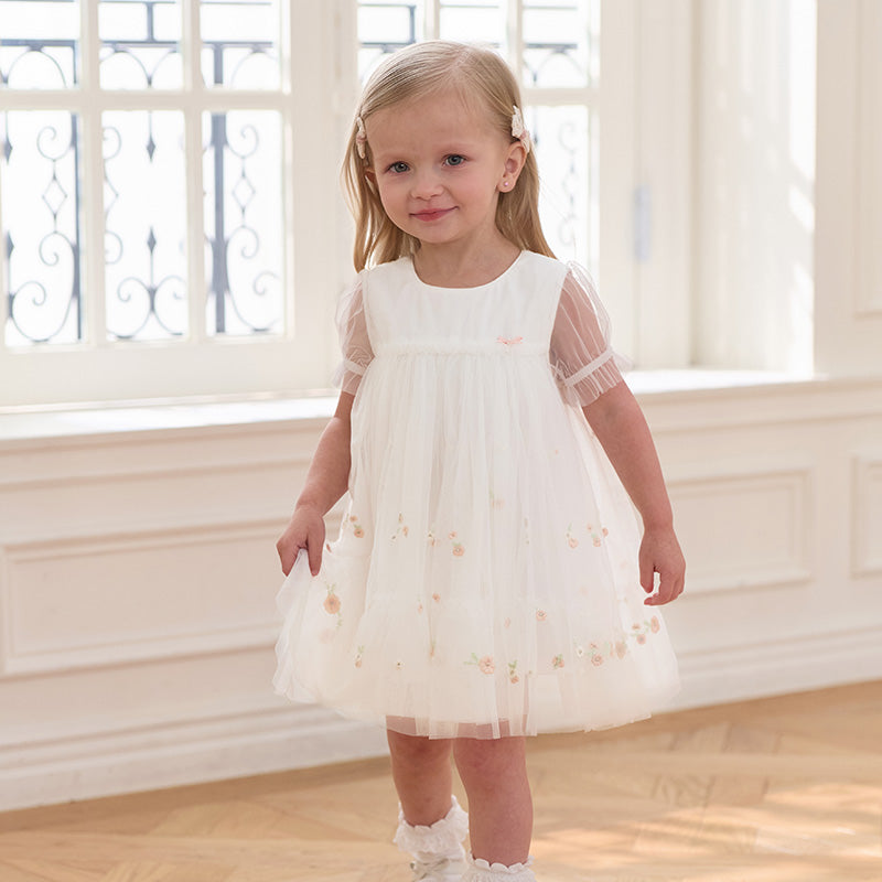 فستان شبكي مزخرف بتطريز الزهور للبنات لصيف باللون الأبيض