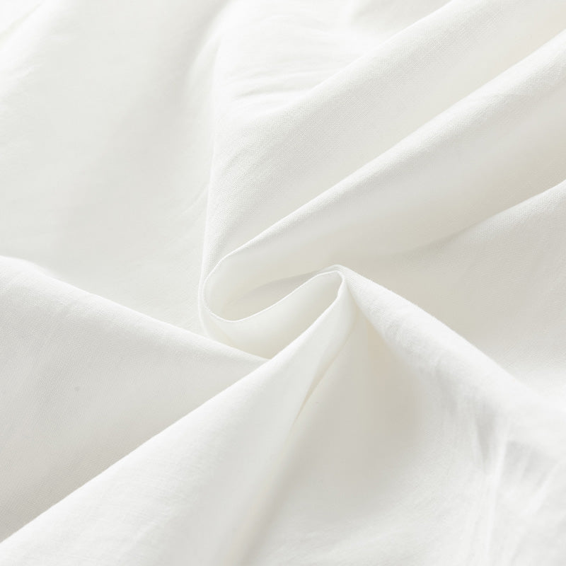 فستان بنات صيفي من التول باللون الأبيض مزين بتطريز زهور ثلاثية الأبعاد مع لمسات من الترتر بأسلوب أميرة