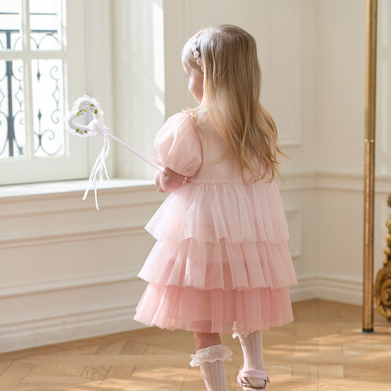 فستان صيفي للبنات الصغيرات من التول الوردي بتدرج ألوان تصميم كيك بأكمام فقاعة لطيفة