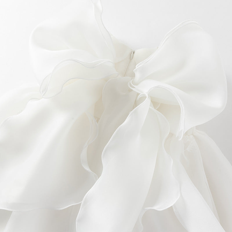 فستان أميرة شبكي بدون أكمام مع فراشات حالمة باللون الأبيض لفتيات صغيرات في الصيف