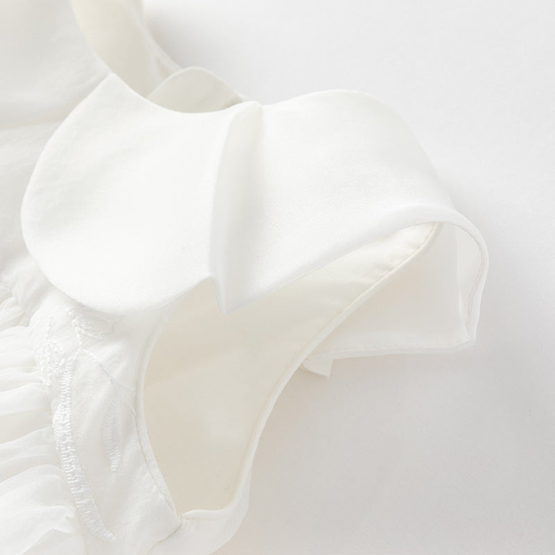 فستان أميرة شبكي بدون أكمام مع فراشات حالمة باللون الأبيض لفتيات صغيرات في الصيف