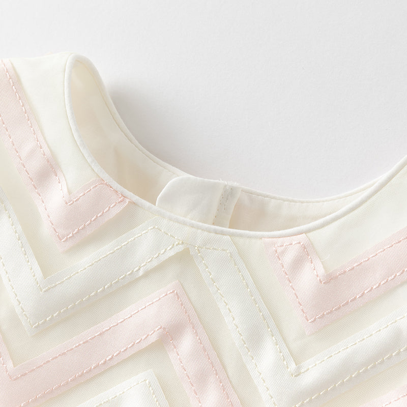 فستان صيفي للبنات الصغيرات من التول باللون الأصفر بدون أكمام مزين بالزهور