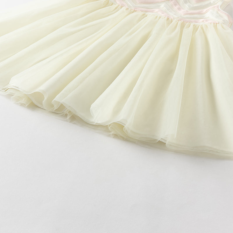 فستان صيفي للبنات الصغيرات من التول باللون الأصفر بدون أكمام مزين بالزهور