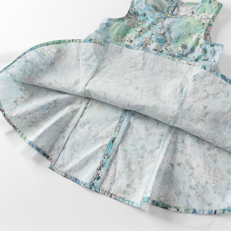 فستان صيفي للبنات الصغيرات بدون أكمام باللون الأزرق الأنيق مع طبعة زهور ومزيج من التول