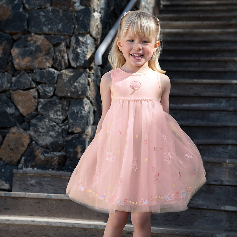 فستان صيفي للبنات من التول الوردي بتصميم أميرة أنيق