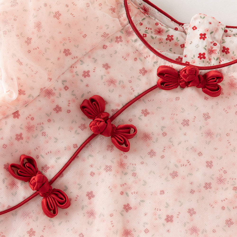 فستان بنات صيفي بطبعة زهور حمراء بأسلوب تشيباو مع أكمام قصيرة وتنورة تول