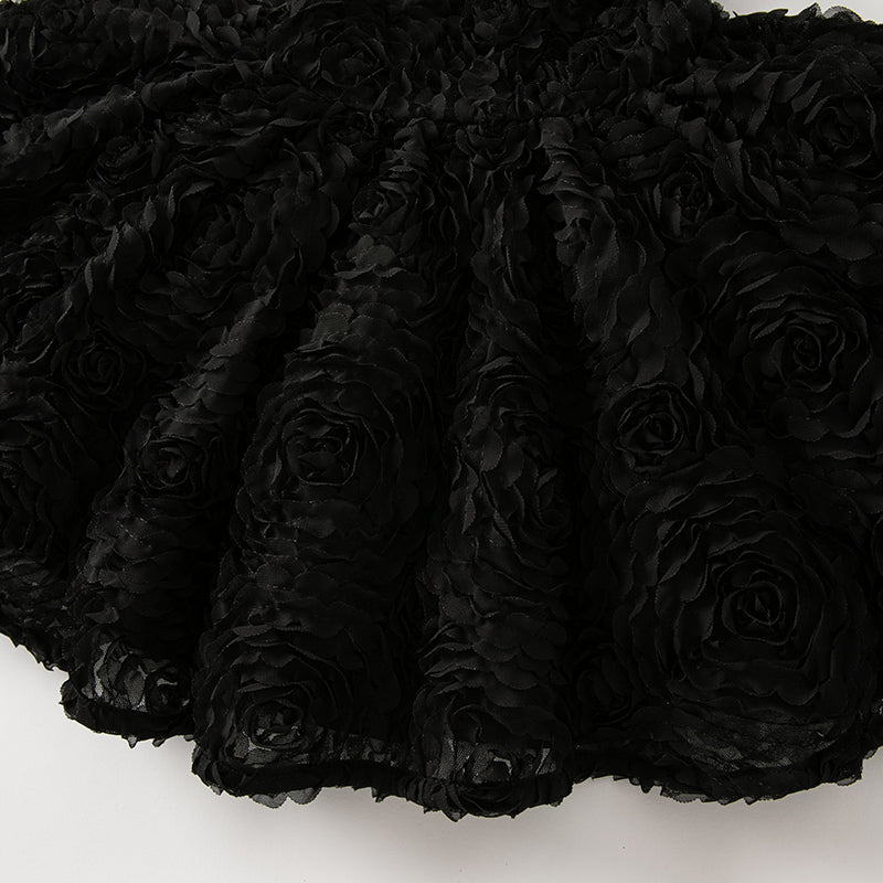 فستان أميرة للبنات الصغيرات بدون أكمام من التول الأسود بتصميم فاخر مزين بتفاصيل دقيقة وزهور ثلاثية الأبعاد