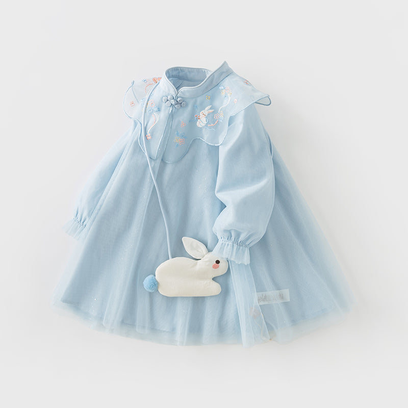 فستان للبنات الصغيرات بأكمام طويلة من التول الأزرق بتصميم صيني جديد مع عناصر أرنب (يشمل حقيبة كروس)