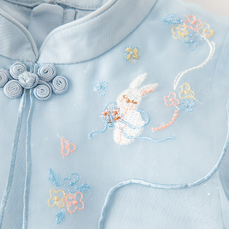 فستان للبنات الصغيرات بأكمام طويلة من التول الأزرق بتصميم صيني جديد مع عناصر أرنب (يشمل حقيبة كروس)