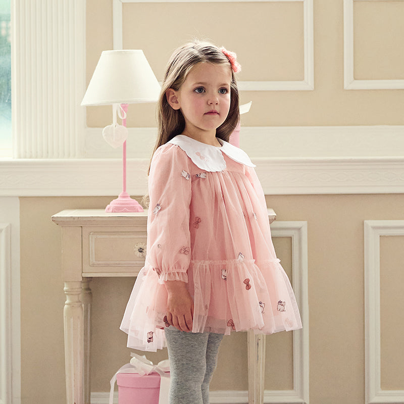 فستان بنات طويل الأكمام من التول باللون الوردي بأسلوب لطيف