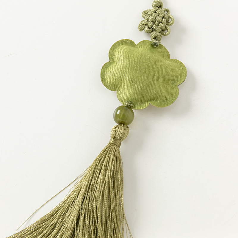 فستان بنات طويل الأكمام من التول باللون الأخضر الفاصوليائي بأسلوب صيني عصري (يشمل زينة تدلي من الخيوط الصينية)