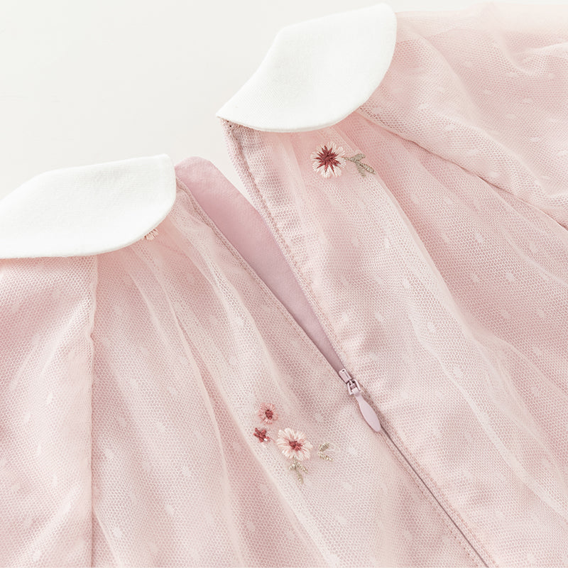 فستان للبنات الصغيرات بأكمام طويلة من التول الوردي بتصميم أنيق مزين بتطريز زهور (يشمل حقيبة كروس)