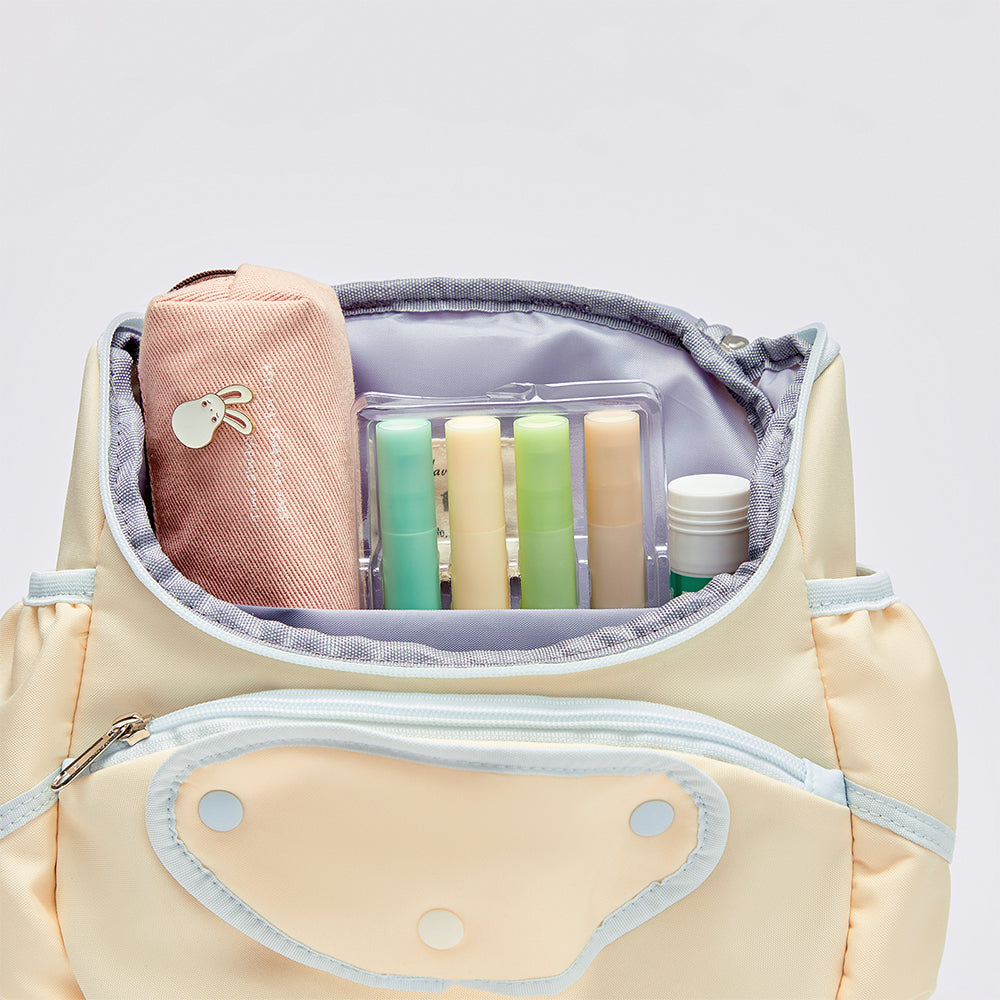 حقيبة ظهر مدرسية لطيفة للبنات الصغيرات بشكل أرنب من الفرو باللون البيج مع حزام قابل للتعديل