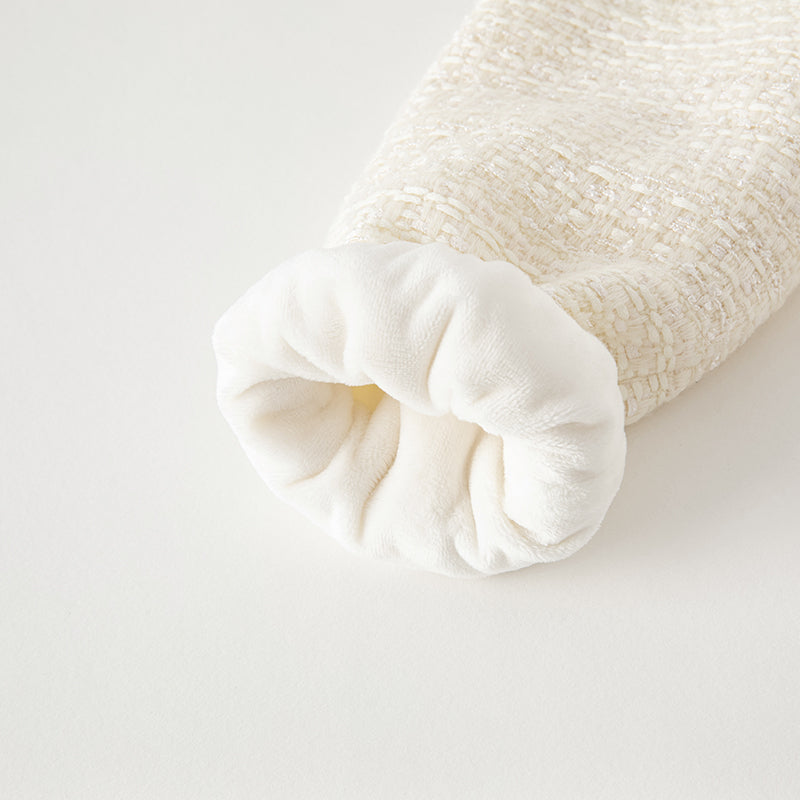 فستان بنات طويل الأكمام باللون الأبيض الحليبي من قماش تويد كلاسيكي محبوك مع تنورة تول بأسلوب أميرة