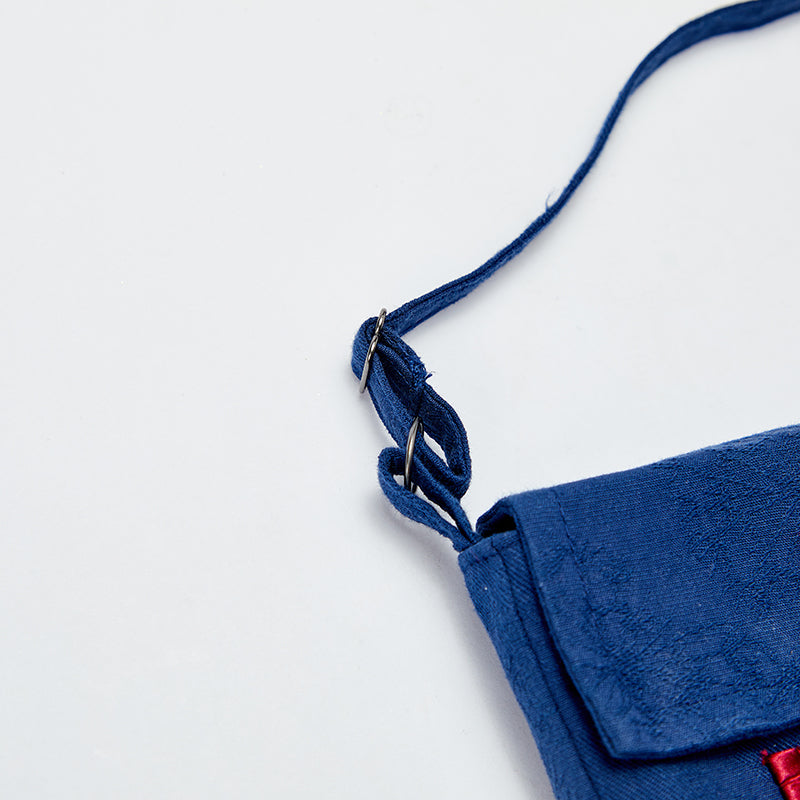 حقيبة كروس بودي جينز زرقاء عصرية بتطريز صيني، مناسبة للبنين والبنات