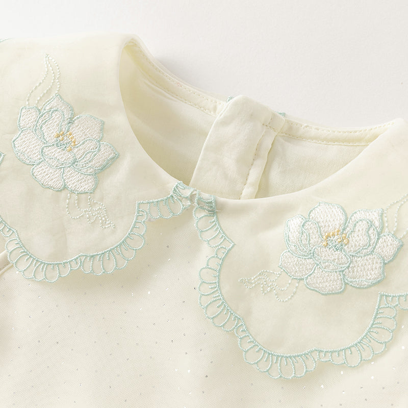 فستان بنات طويل الأكمام من التول باللون الأخضر الفاتح بأسلوب صيني عصري