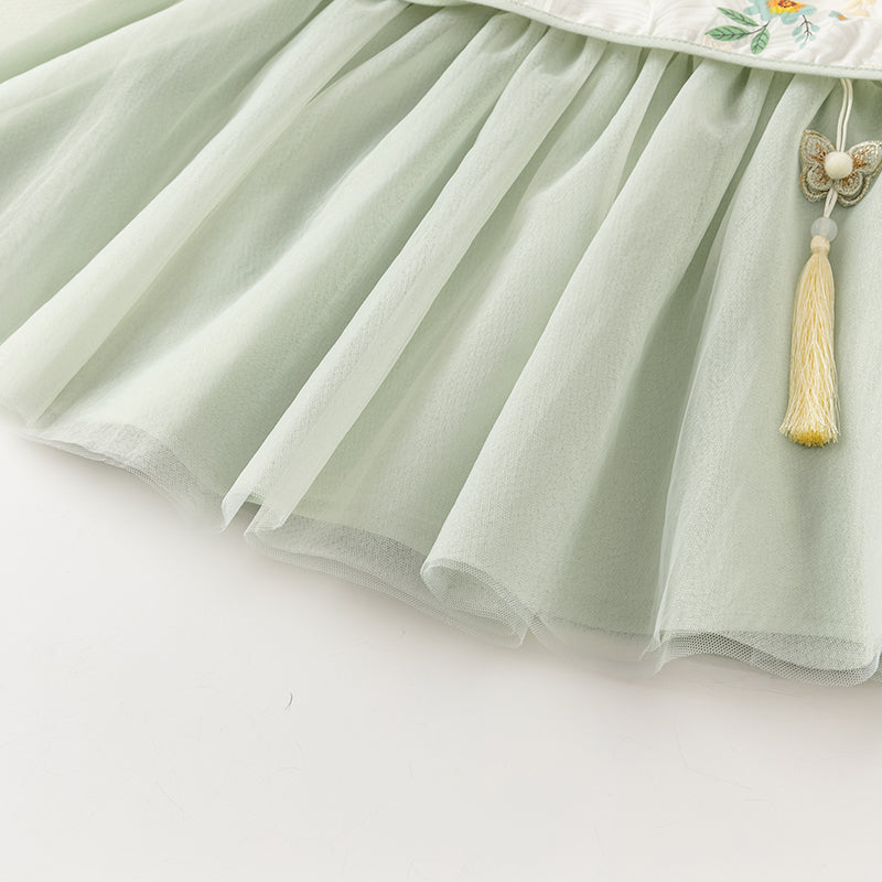 فستان بنات طويل الأكمام من التول باللون الأخضر الرمادي بأسلوب صيني عصري (يشمل زينة تدلي من الخيوط الصينية)