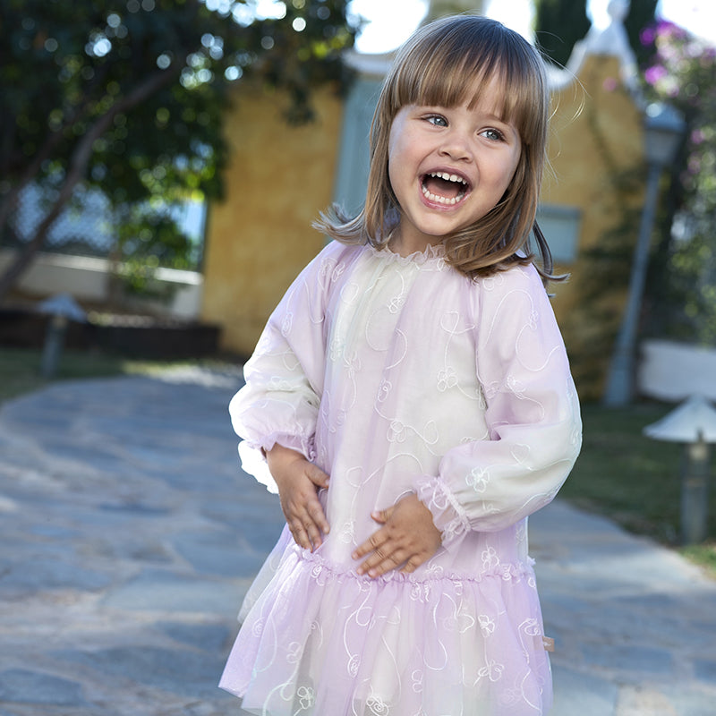 فستان بنات طويل الأكمام من التول باللون البنفسجي مع تطريز دقيق، أسلوب غير رسمي