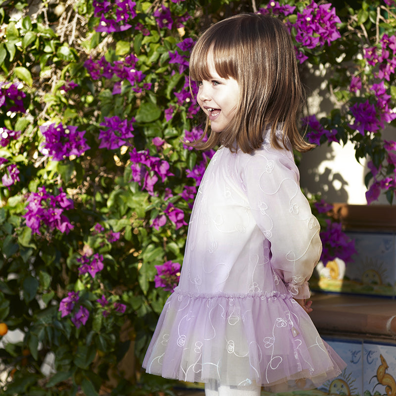 فستان بنات طويل الأكمام من التول باللون البنفسجي مع تطريز دقيق، أسلوب غير رسمي