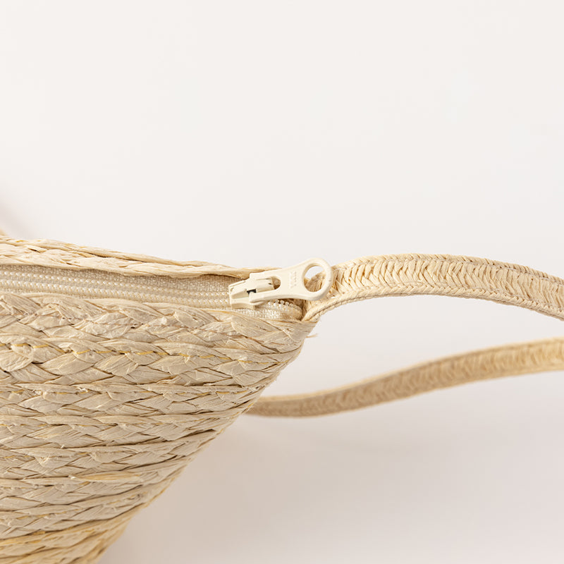 حقيبة كروس بودي كاكي فاتح للبنات بتصميم منسوج بأسلوب عطلة