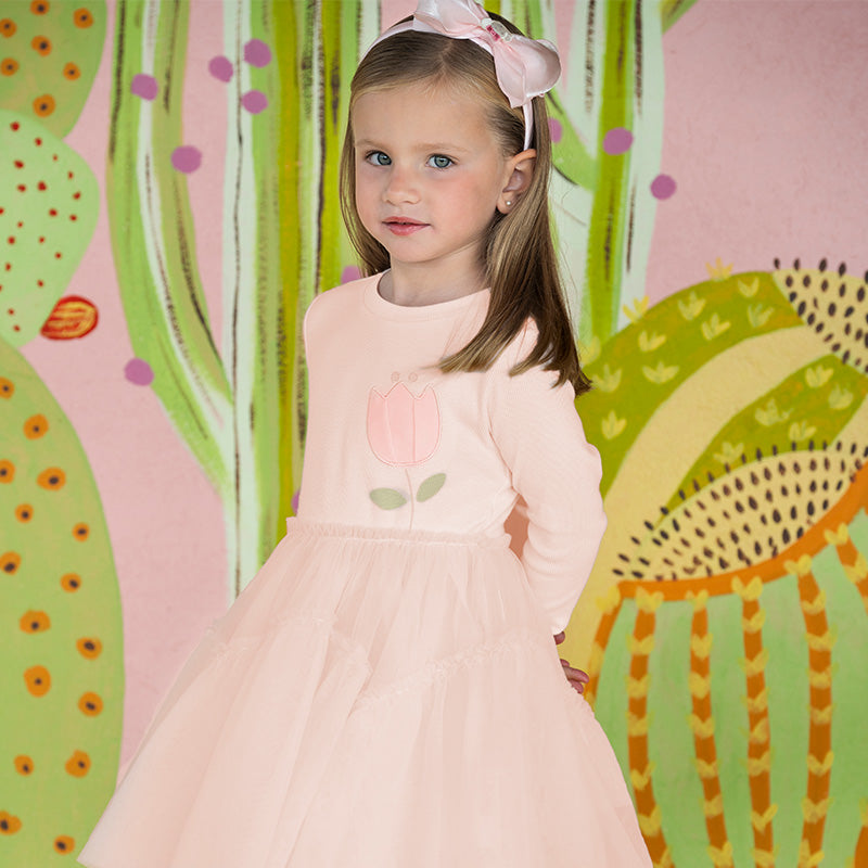 فستان بنات طويل الأكمام من قماش محبوك وردي مع تنورة تول بأسلوب أميرة