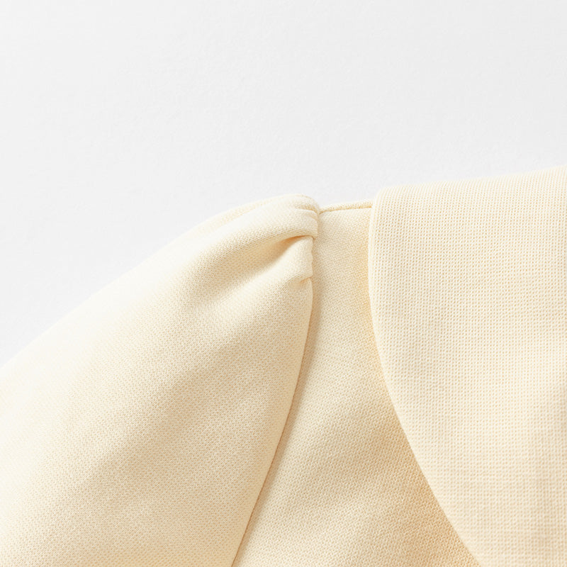 فستان بنات طويل الأكمام من التول باللون الأصفر مع تنورة متعددة الطبقات بأسلوب لطيف