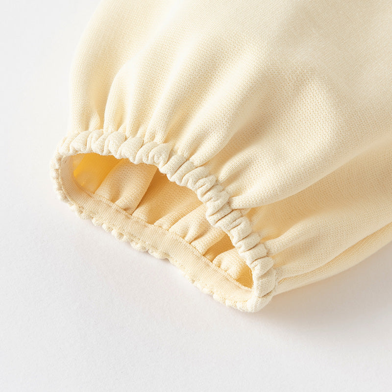 فستان بنات طويل الأكمام من التول باللون الأصفر مع تنورة متعددة الطبقات بأسلوب لطيف