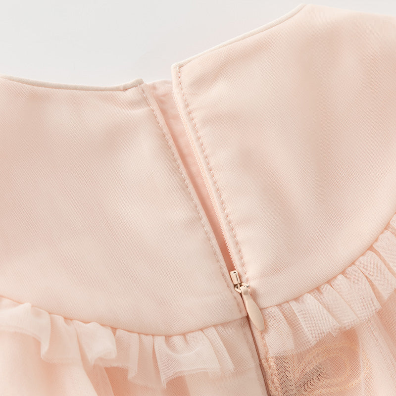 فستان بنات بأكمام طويلة من التول وردي خوخي تصميم أميري مزين بفراشات ثلاثية الأبعاد