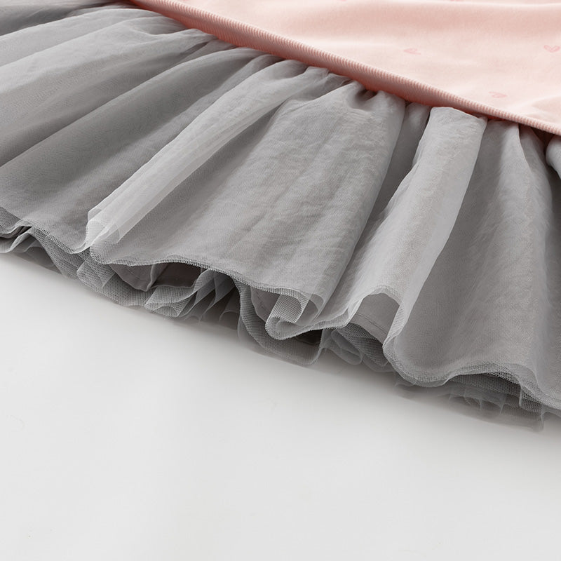 فستان بنات طويل الأكمام وردي لطيف بتنورة تول رمادي فاتح بأسلوب أميرة