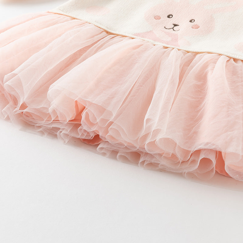 فستان للبنات الصغيرات بأكمام طويلة من التول الوردي مع عناصر محبوكة وزخرفة الأرنب