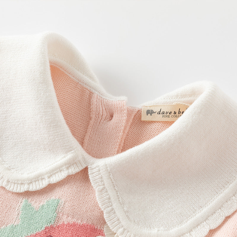 فستان للبنات الصغيرات بأكمام طويلة من التول الوردي مع عناصر محبوكة وزخرفة الفراولة