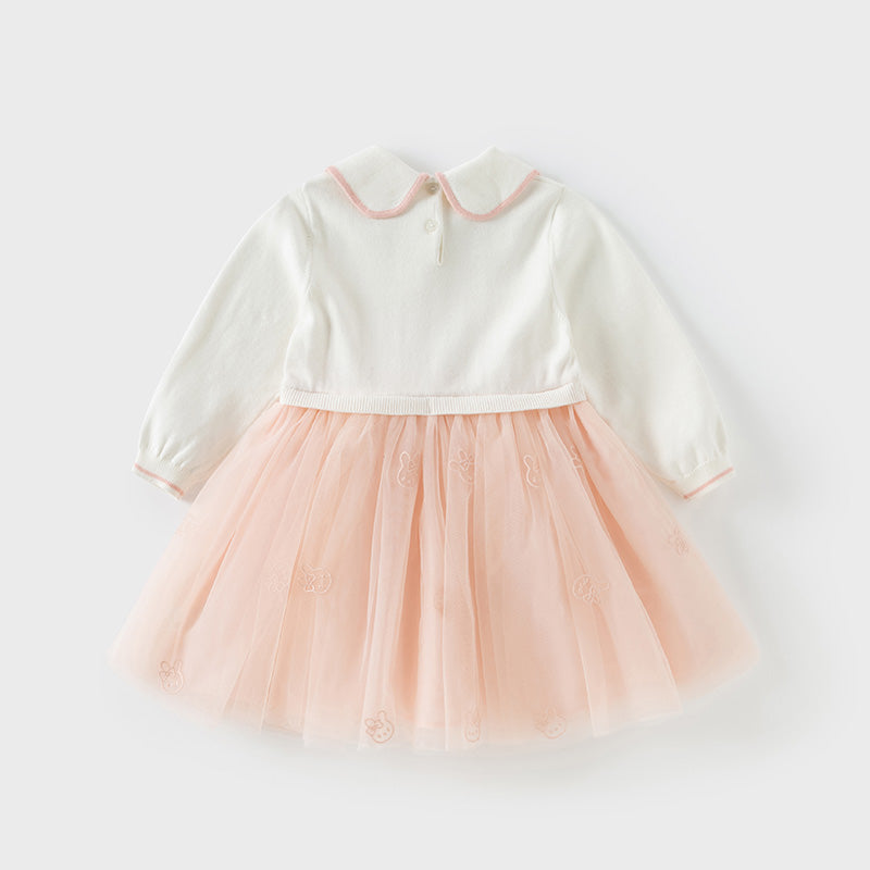 فستان بنات طويل الأكمام من قماش محبوك باللون البيج مع تنورة تول وردية بأسلوب أميرة