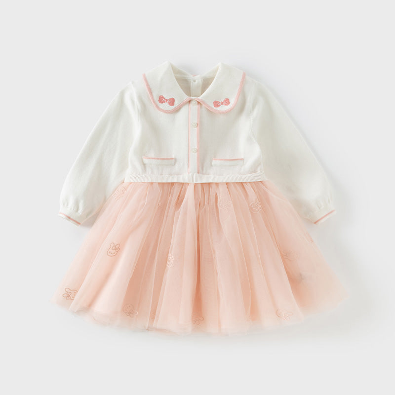 فستان بنات طويل الأكمام من قماش محبوك باللون البيج مع تنورة تول وردية بأسلوب أميرة