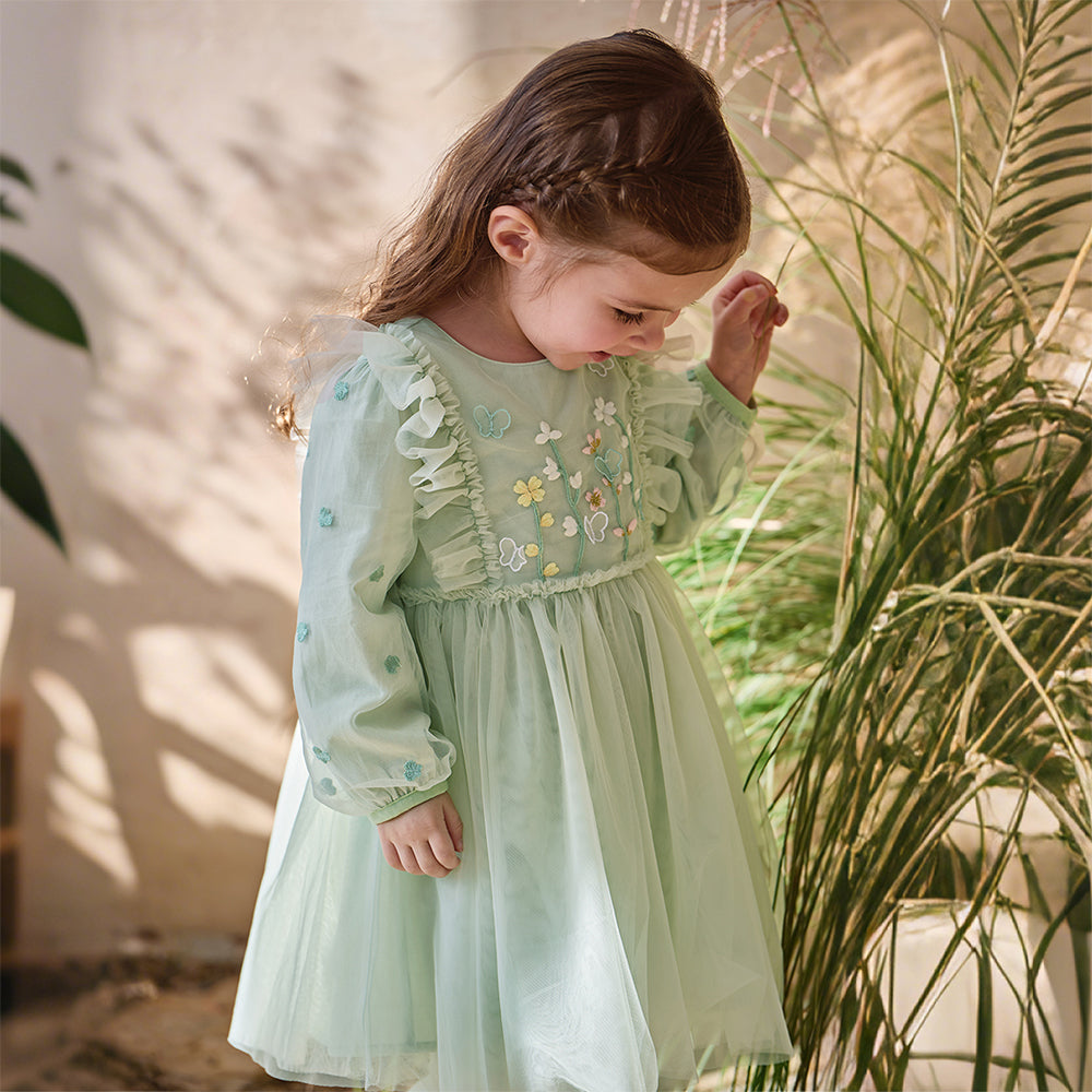 فستان بناتي بأكمام طويلة من التول الأخضر الرمادي الفاتح، تصميم أميرة مع تطريز ملون